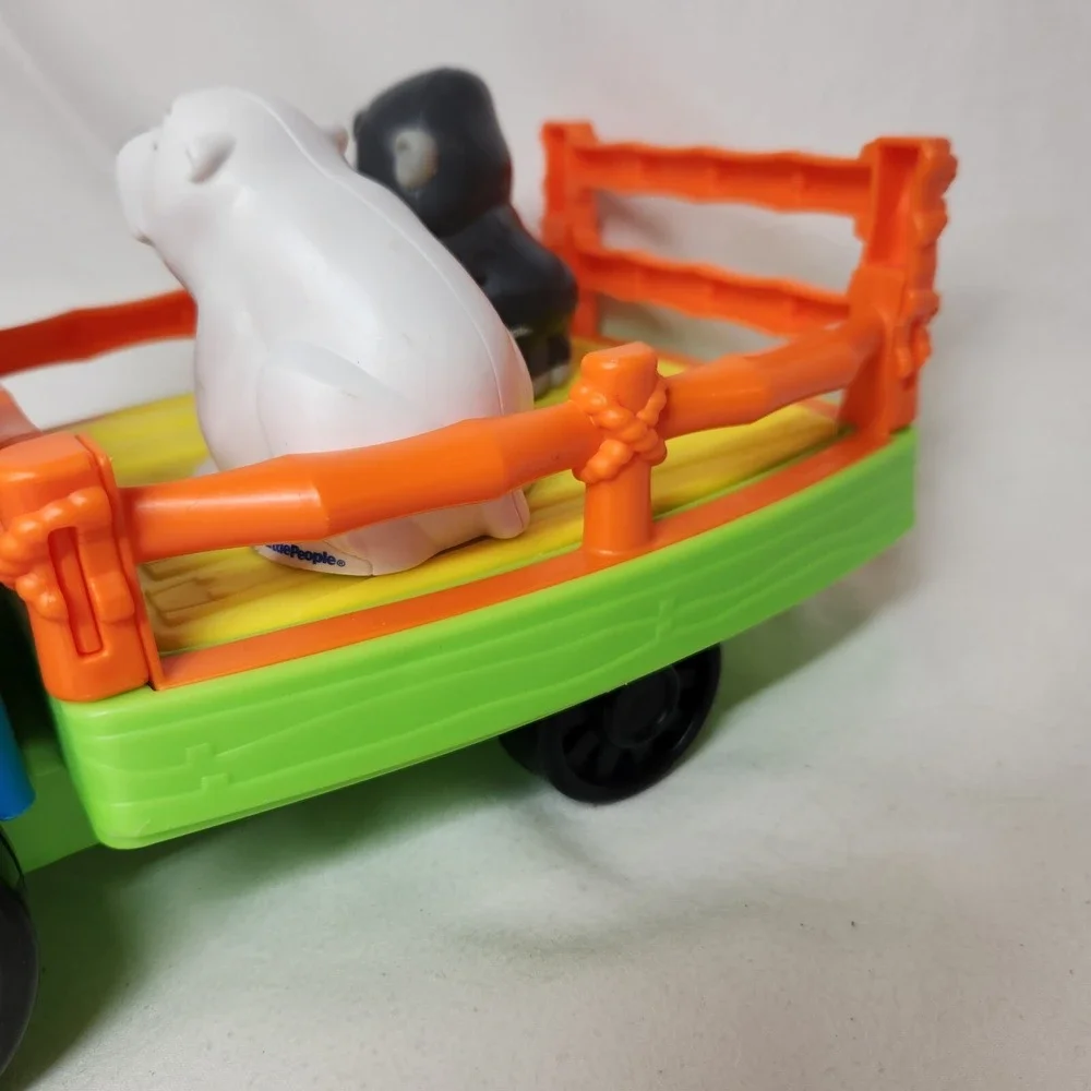 Fisher Price Little People Zoo Train Wagon 3 Figures Music Sounds‎ See Video